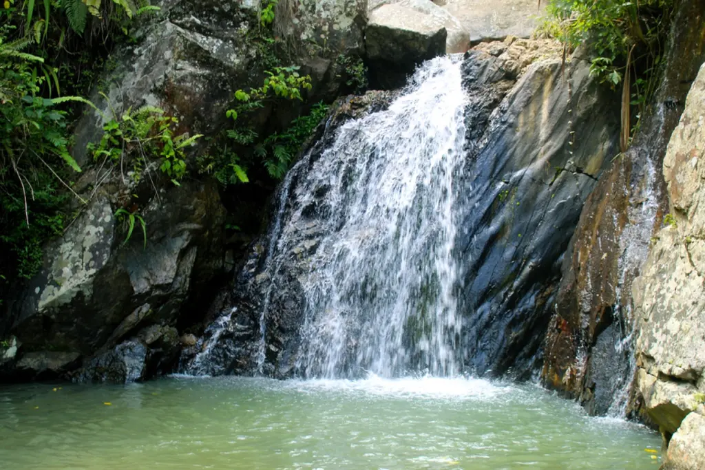 Kombukara Waterfall Tour
